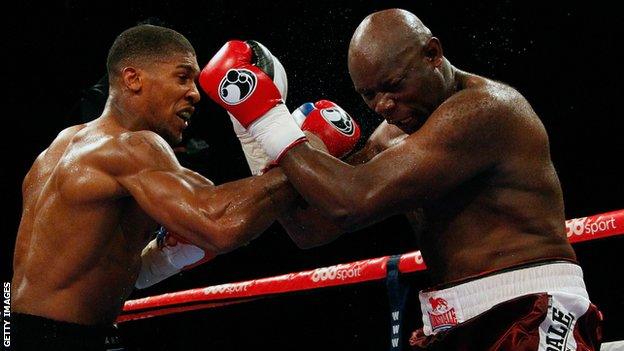 Anthony Joshua faces Matt Skelton