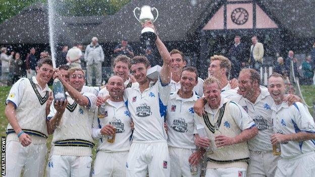 Devon win the 2014 MCCA Trophy