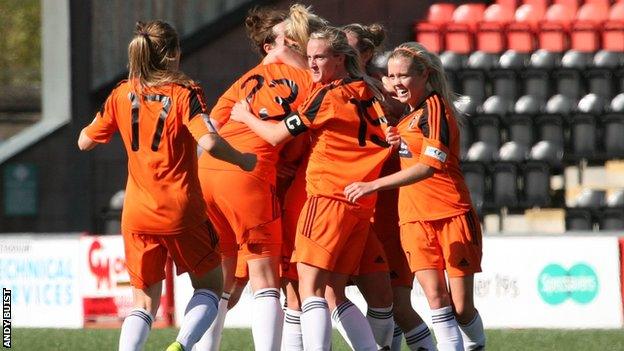 Glasgow City players celebrate Eilish McSorley's late winner