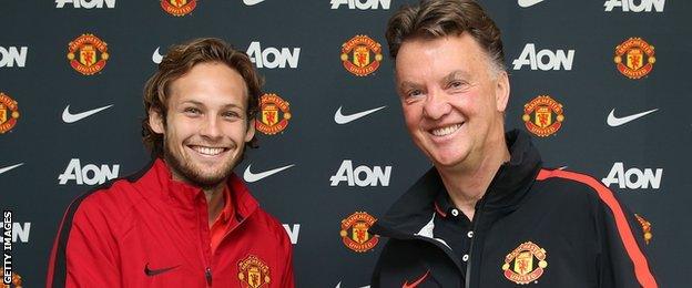 Daley Blind joins Manchester United