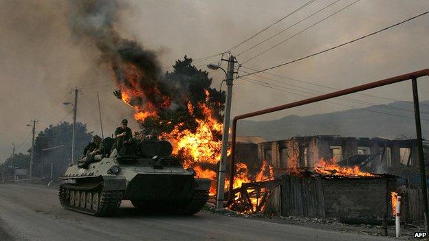 Russian armour in S Ossetia, Aug 2008