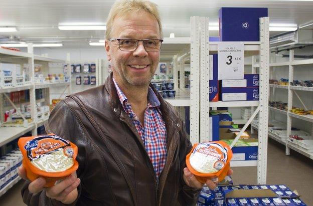 Markus Saukkonen with "Putin cheese"