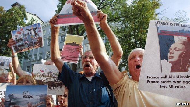 Demonstration outside French embassy in Kiev - 14 July