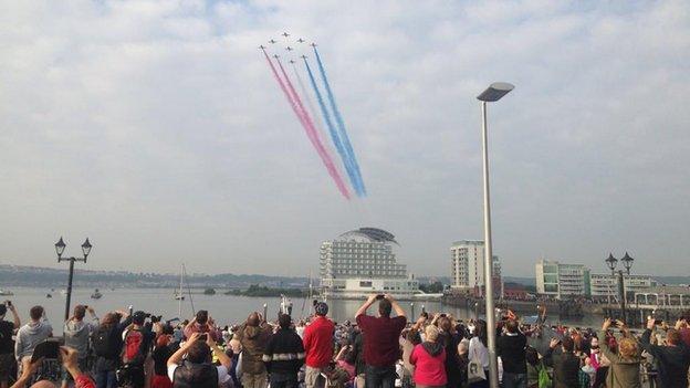 Crowds and red arrows