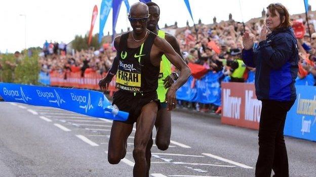 Mo Farah crossing finish line