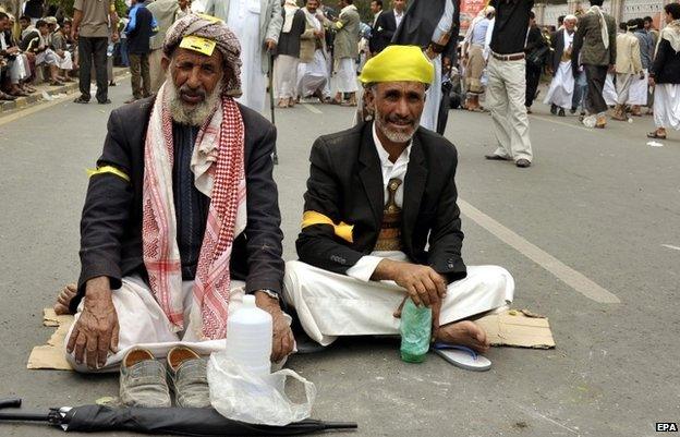 Supporters of the Shia Houthi movement block the airport road in Sanaa, 7 September