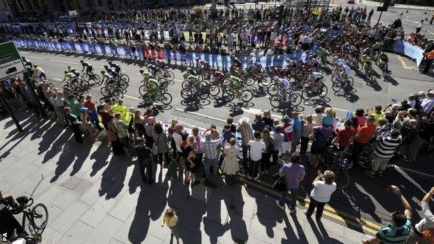 Tour of Britain opening stage in Liverpool