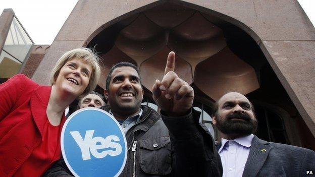 Nicola Sturgeon with yes supporters