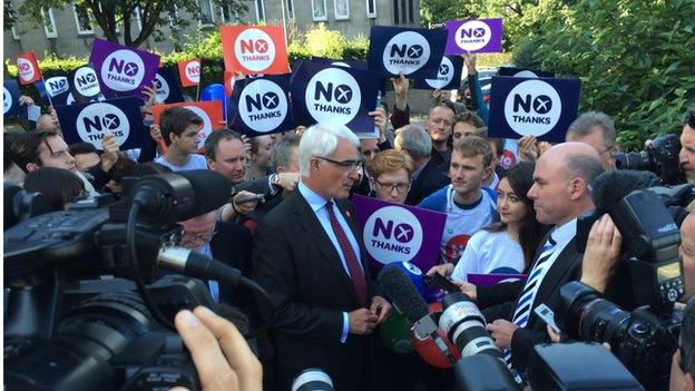 alistair darling with journalists and No campaigners