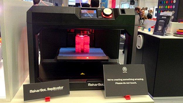 Makerbot Replicator printing an object