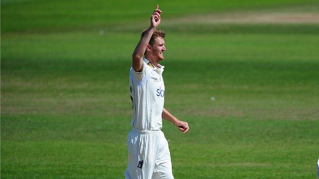 Warwickshire fast bowler Ollie Hannon-Dalby