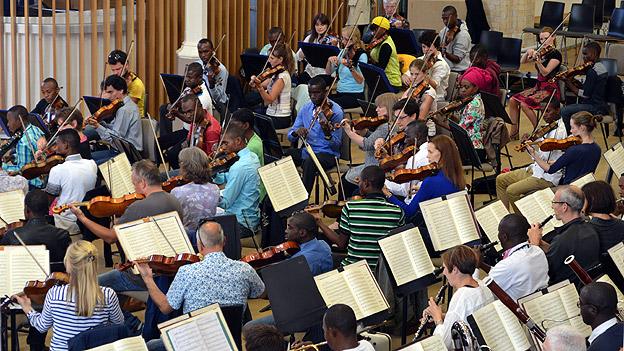 Orchestre Symphonique Kimbanguiste and Halle Orchestra