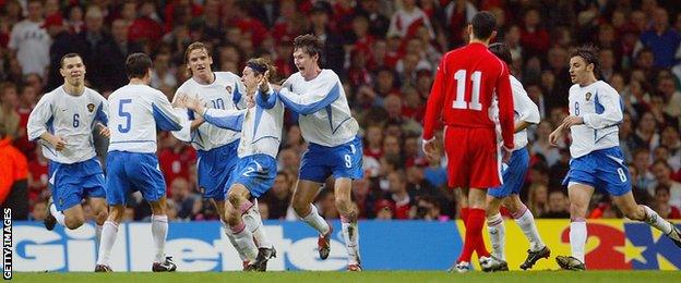 Vadim Evseev celebrates Russia's goal