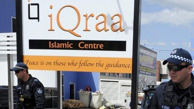 Australian Federal Police outside the iQraa Islamic Centre in Underwood, a suburb of Brisbane, Australia, 10 September 2014