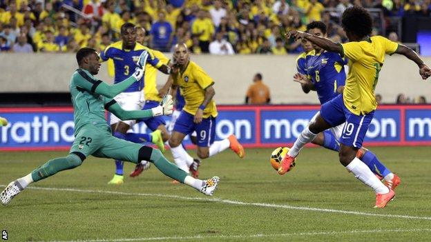 Willian scores Brazil's winner against Ecuador in New Jersey