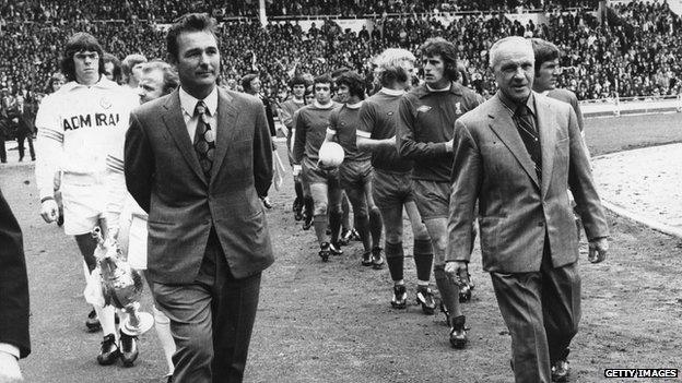 Brian Clough leading out his Leeds team at Wembley