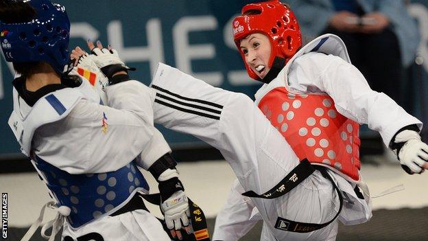 Jade Jones fights Eva Calvo Gomez