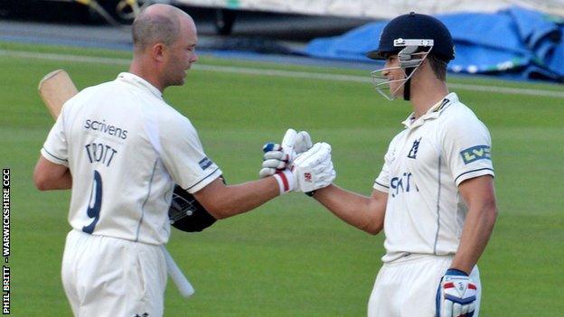 Jonathan Trott congratulates fellow centurion Sam Hain at Edgbaston