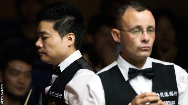 Ding Junhui and Martin Gould