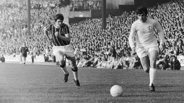 Peter Lorimer on the ball