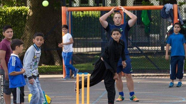 Pop-up cricket session in Grangetown