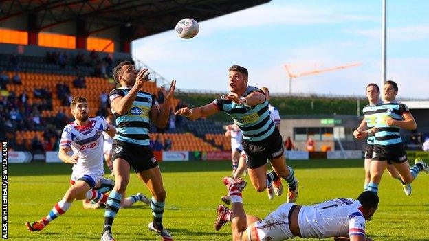 London Broncos v Wakefield