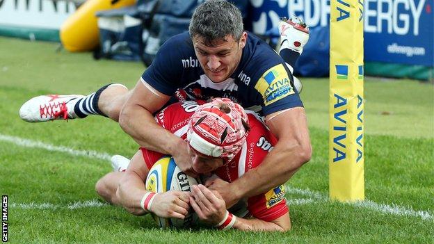 Rob Cook scores for Gloucester