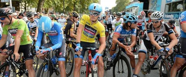 Dylan van Baarle prepares for the start of the final stage of the Tour of Britain