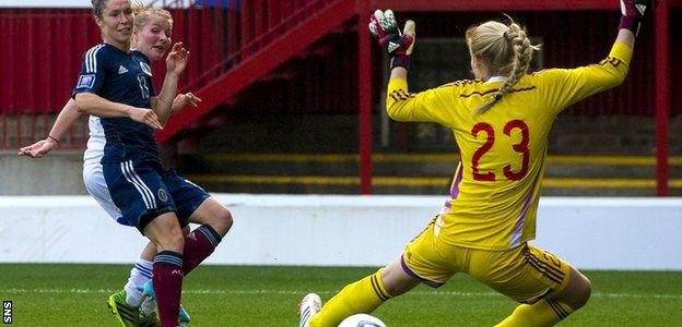 Jane Ross makes it 5-0 to Scotland