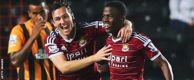 Enner Valencia equalises for West Ham