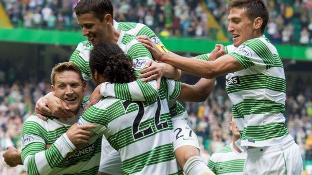 Celtic celebrate against Aberdeen.