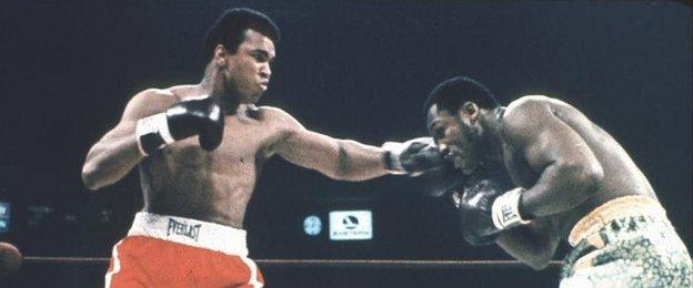 Muhammad Ali boxing Joe Frazier