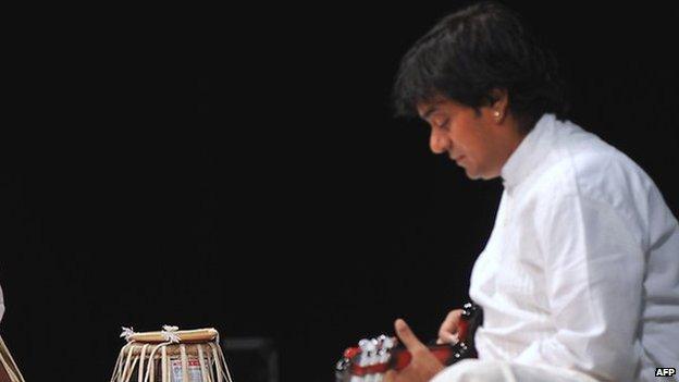 Mandolin Srinivas at a performance in 2013