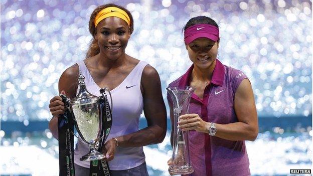 Winner Serena Williams of the U.S. (left) and the second placed Li Na of China pose after their WTA tennis championships final match in Istanbul, in this 27 October 2013 file photo