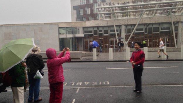 tourists at Scottish parliament