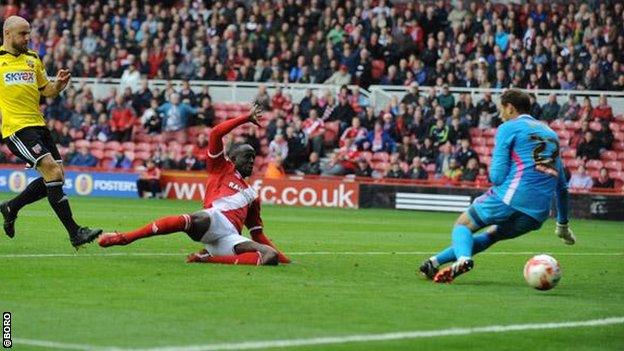 Albert Adomah beats David Button