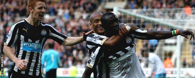 Papiss Cisse celebrates scoring