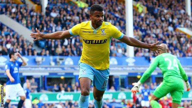 Fraizer Campbell celebrates scoring for Crystal Palace