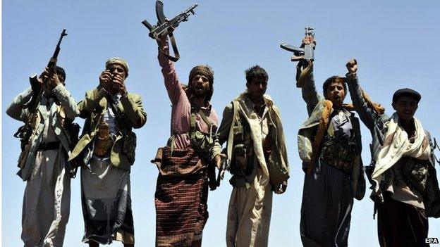 Houthi rebels overlooking Sanaa (22/09