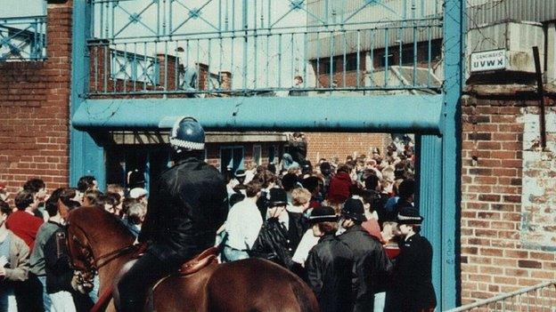 Fans entering through Gate C