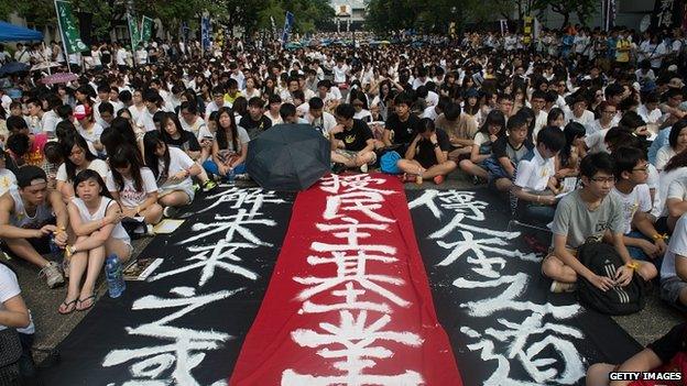 Thousands of students are protesting against Beijing's Hong Kong policies