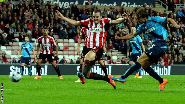 Marc Muniesa scores twice for Sunderland