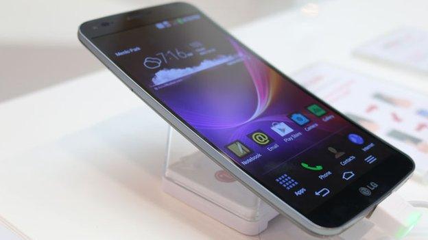 LG Flex phablet