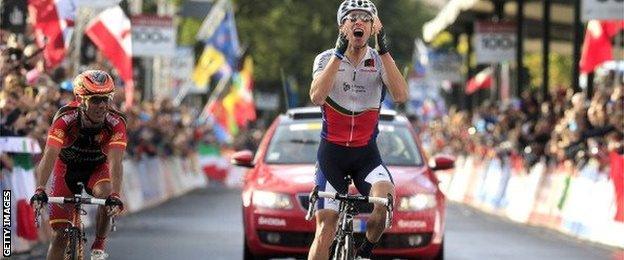 Portugal's Rui Costa (right) wins the 2013 title from Joaquim Rodriguez