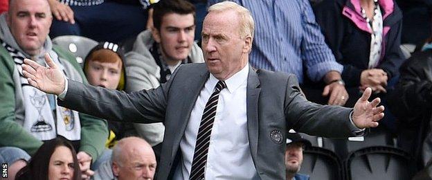 St Mirren manager Tommy Craig