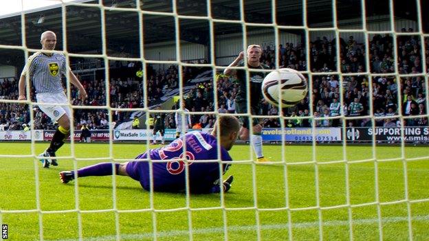 John Guidetti scores for Celtic against St Mirren