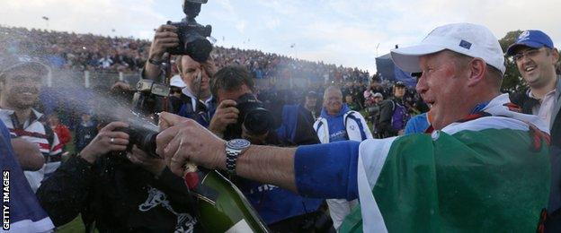 Jamie Donaldson of Europe celebrates