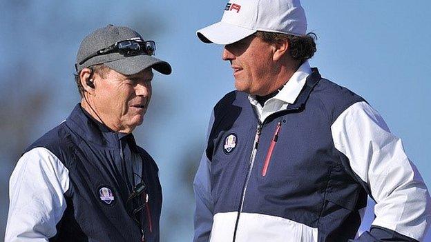 Tom Watson (left) and Phil Mickelson