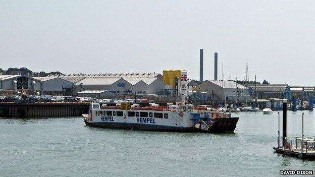 Cowes floating bridge