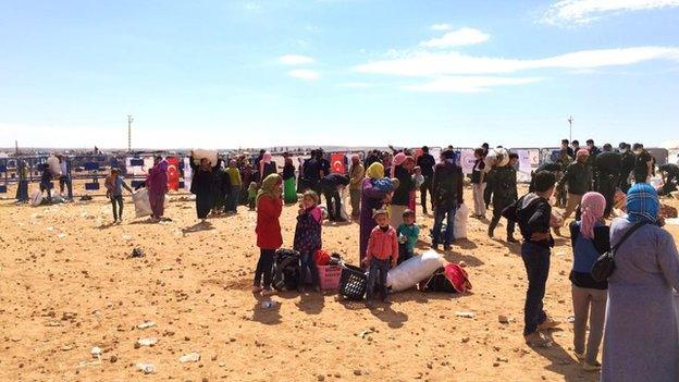 Refugees west of Kobane, Syria. Photo: 30 September 2014